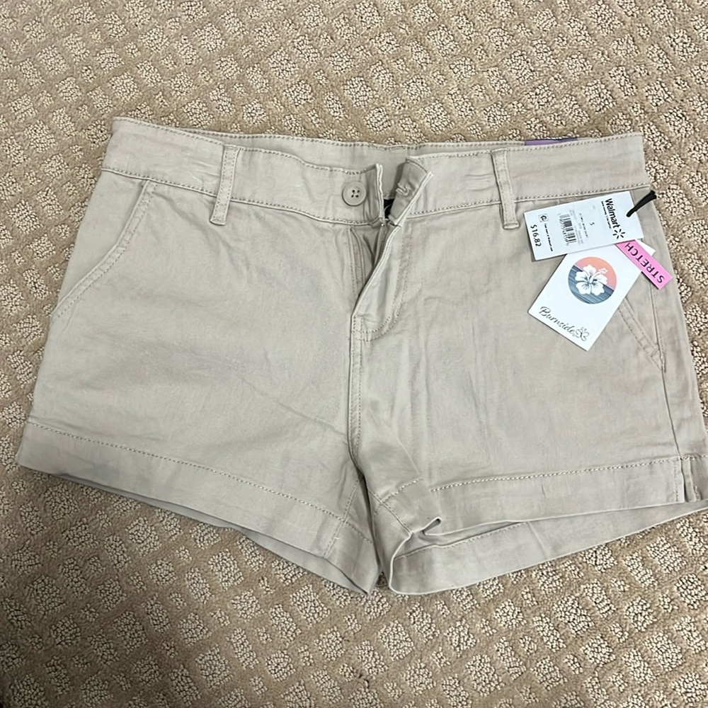 Khaki summer short.  Bought in the USD.  Awesome shorts.  Size 5.  Stretch